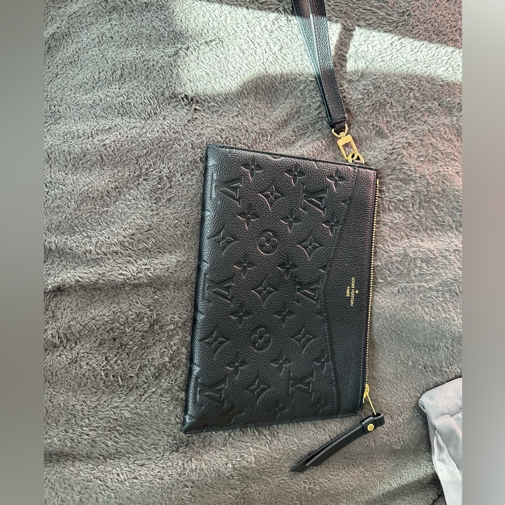 Authentic Louis Vuitton Empreinte Pichette Melanie MM